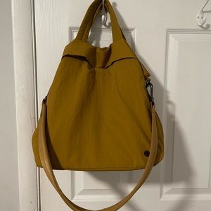 LULULEMON ON MY LEVEL BAG